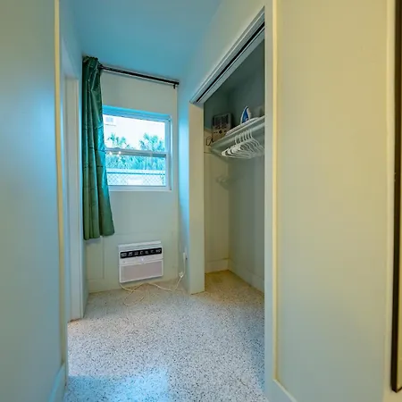 Tropical Breeze Apartment Clearwater Beach Exterior photo