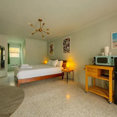 Tropical Breeze Apartment Clearwater Beach Exterior photo