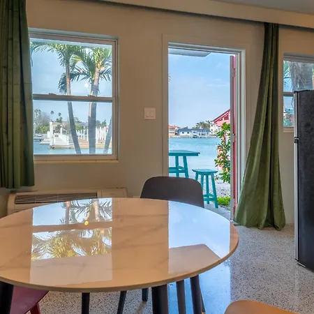 Tropical Breeze Apartment Clearwater Beach Exterior photo